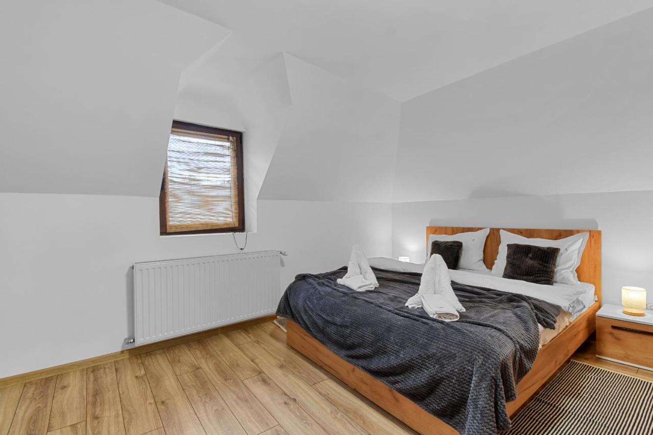 Two Bedrooms Hytta Apartment ซินายา ภายนอก รูปภาพ