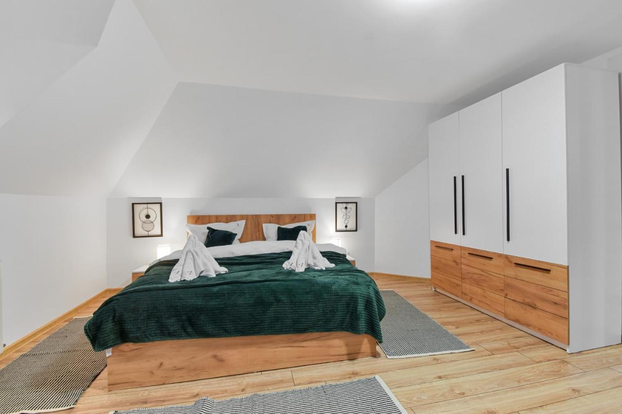 Two Bedrooms Hytta Apartment ซินายา ภายนอก รูปภาพ