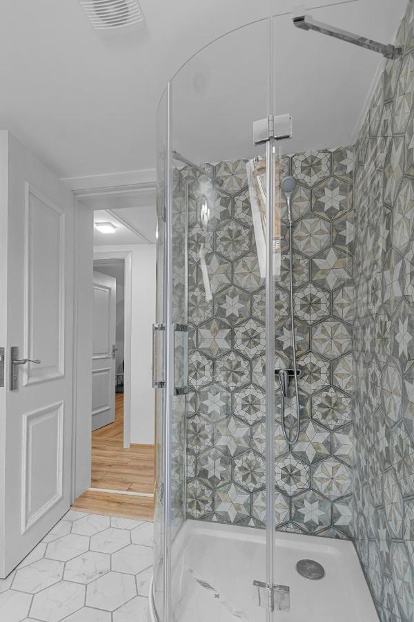 Two Bedrooms Hytta Apartment ซินายา ภายนอก รูปภาพ