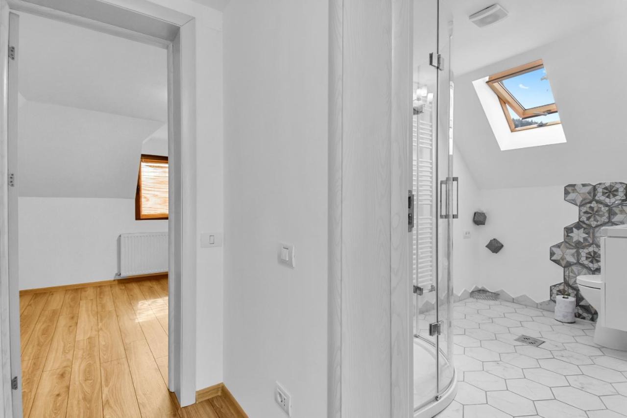 Two Bedrooms Hytta Apartment ซินายา ภายนอก รูปภาพ